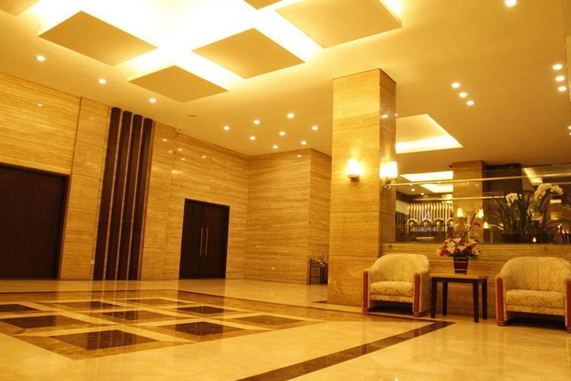 The Newton Hotel Bandung Exterior foto