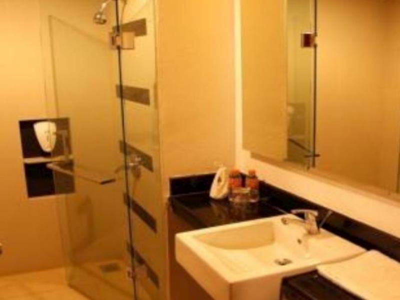 The Newton Hotel Bandung Exterior foto