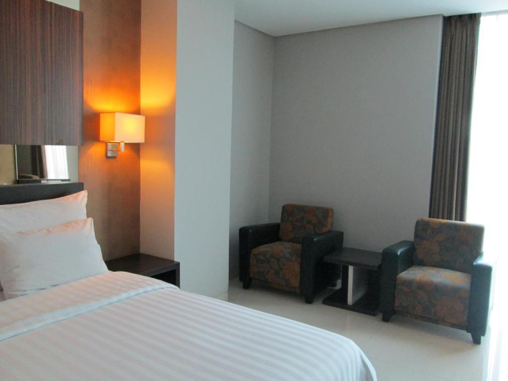 The Newton Hotel Bandung Exterior foto