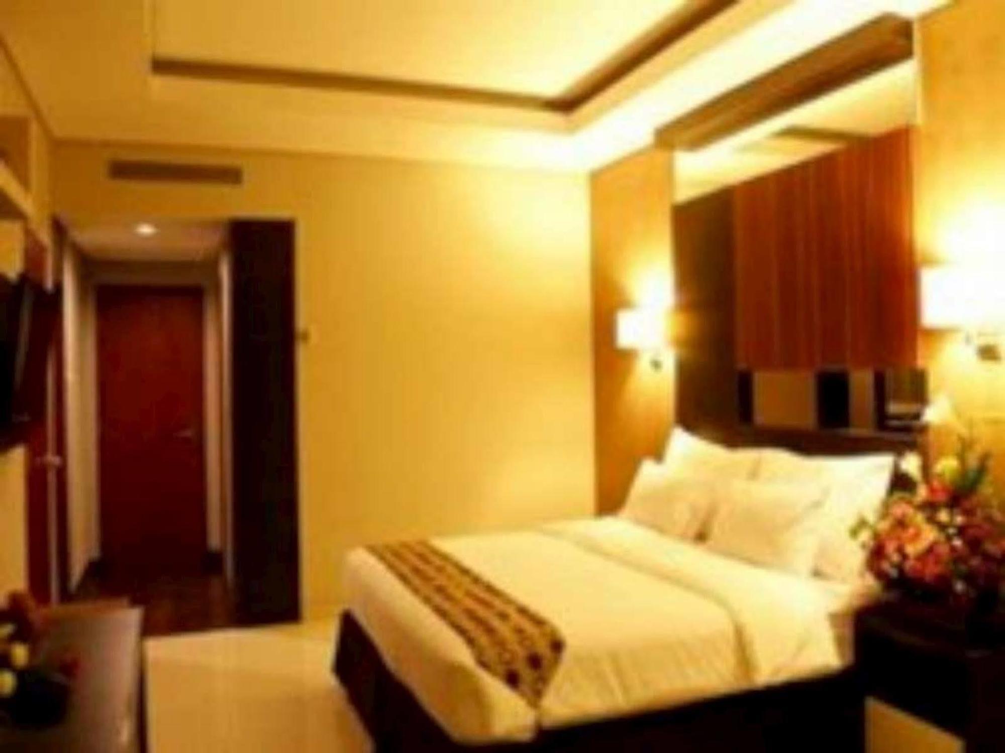 The Newton Hotel Bandung Exterior foto