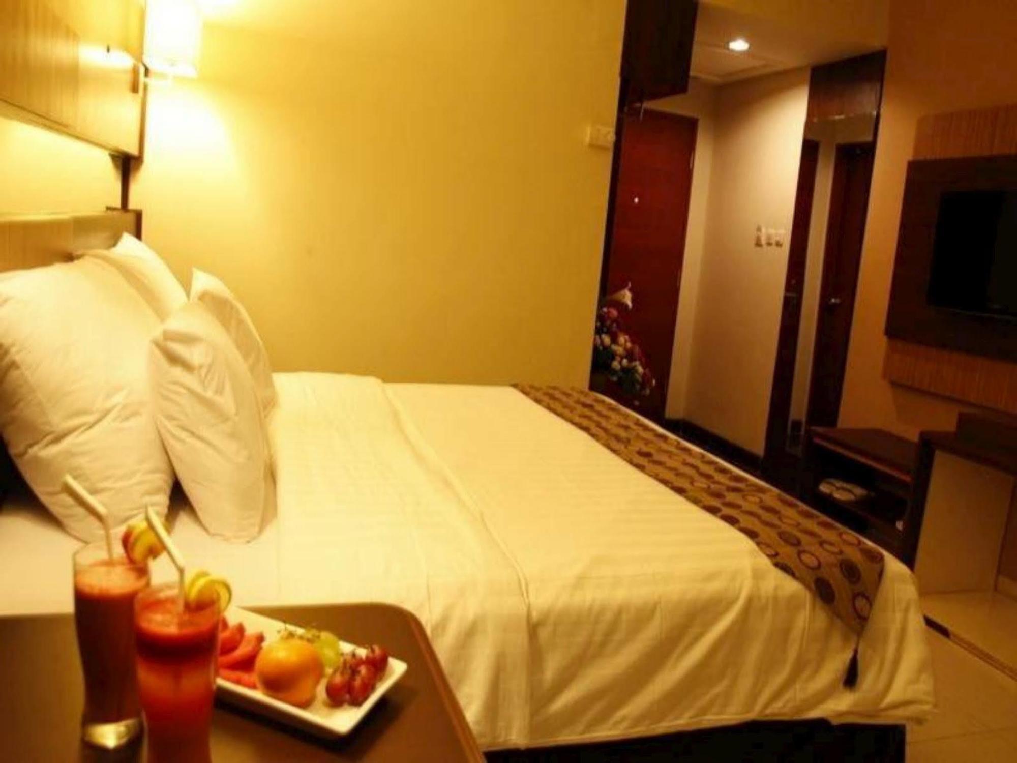 The Newton Hotel Bandung Exterior foto